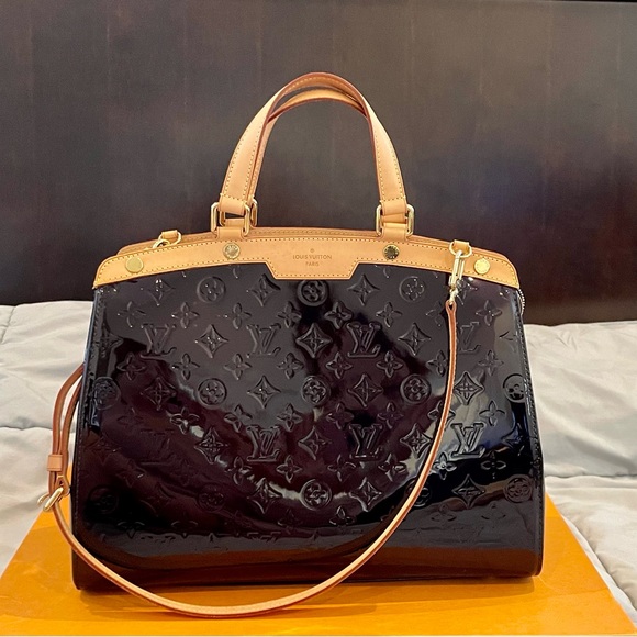 Louis Vuitton Vernis Brea GM Handbag! Was Retailed For $3050 + Tax! - Picture 14 of 16